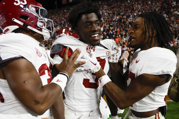 No. 1 Georgia No. 8 Alabama follow different paths to SEC